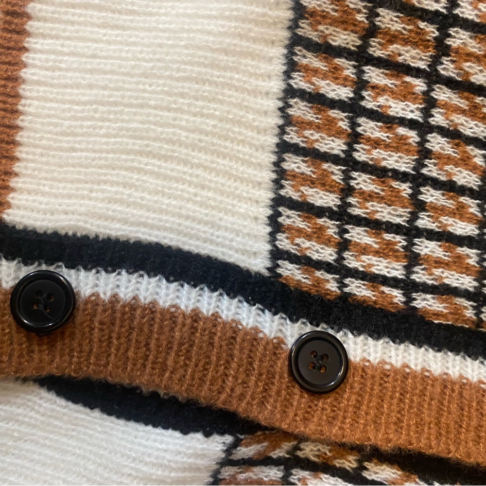 Cardigan - Picture 2 of 3